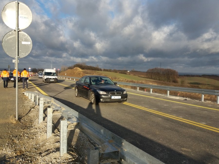 7102e608-4106-4ed4-bc14-464a1a66b3db?server=place2