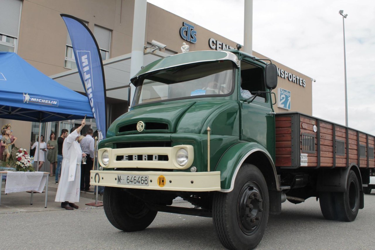 4bfe6e90-4a4c-4ff6-81fa-807332adc043?server=place0